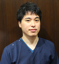 副院長 歯科医師 秋浦 覚視