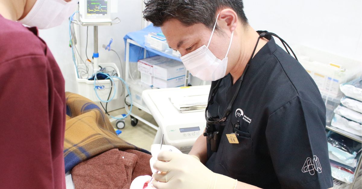 高度な再生療法と角度をつけた埋入手術