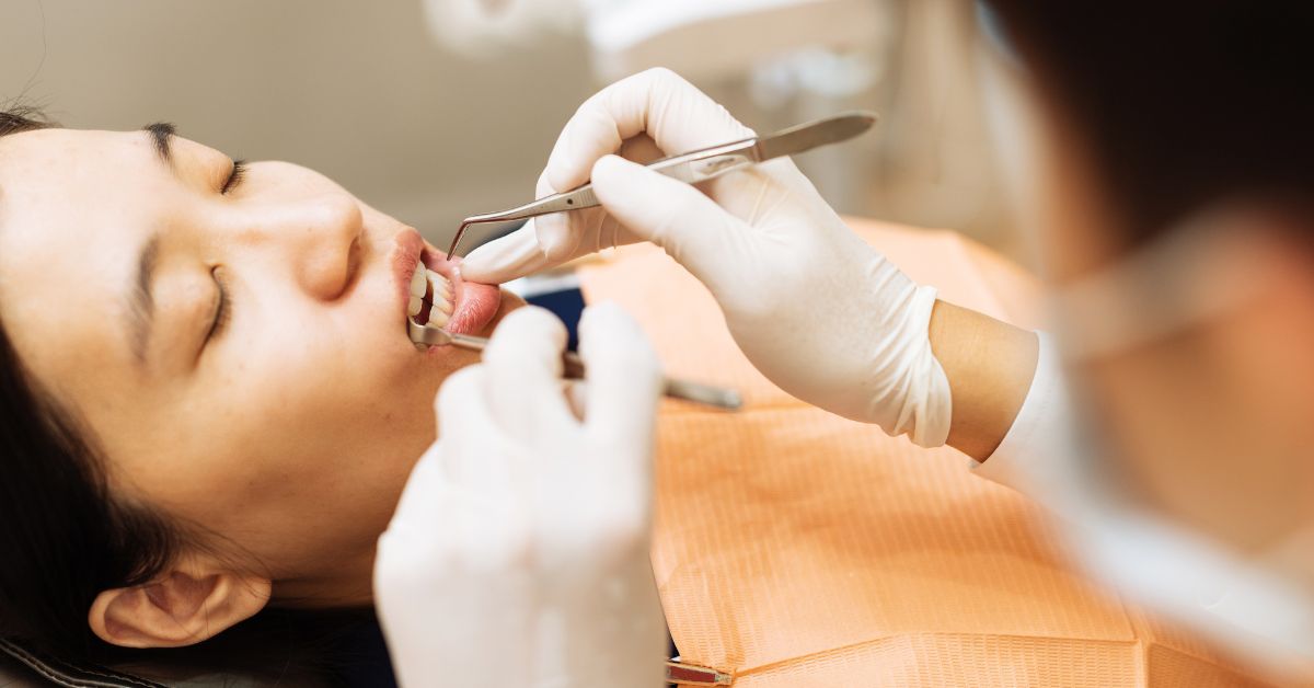 ステップ1：徹底的な歯周病精密検査と初期治療