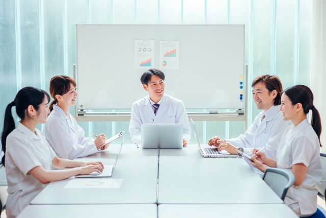 歯を失ったまま放置すると認知症発症リスクが約2倍になるデータ