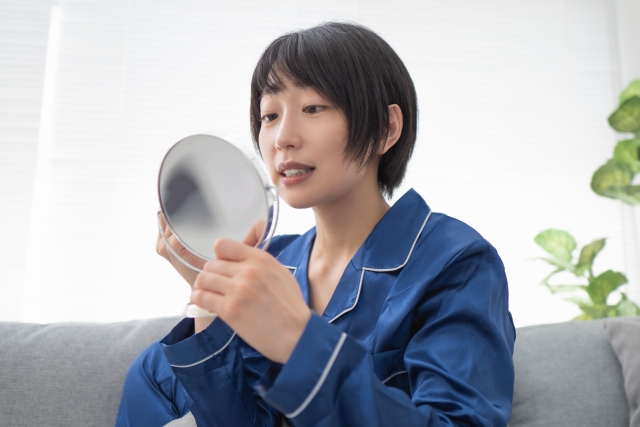 2. 見た目・噛み合わせの不自然さ